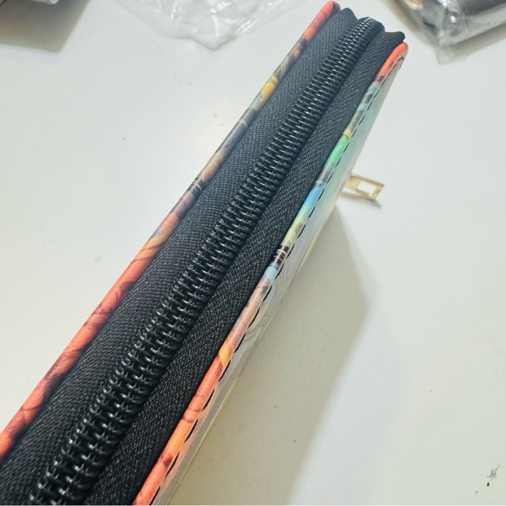 Colorful Character Wallet - Picture 7 of 7